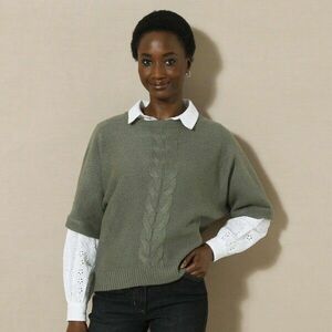 Pulóver könyökig érő ujjakkal és fonott mintával kép