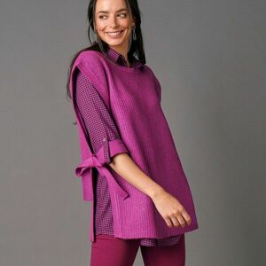 Hosszú, sima kötött mellény, oldalt megkötővel, mohair érintéssel kép