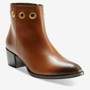 Bőr bokacsizma fémszemekkel kép