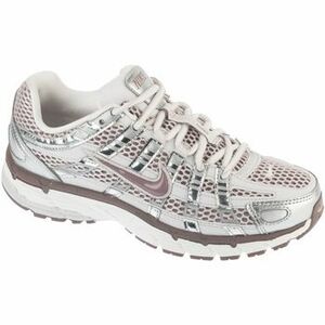 Rövid szárú edzőcipők Nike W P-6000 kép
