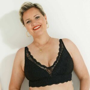 Rugalmas csipkéből készült protézis háromszög alakú melltartó, merevítő nélkül kép