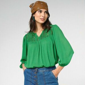 Egyszínű krepp blúz makraméval és 3/4-es ujjakkal kép