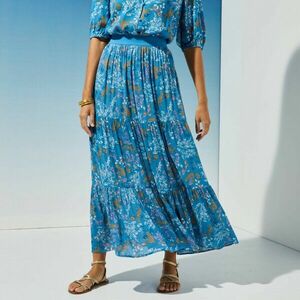 Hosszú fodros szoknya virágmintával kép