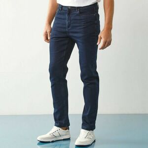 Egyenes szabású, 5 zsebes, rugalmas farmerből készült farmer, 178 cm feletti magasság esetén, belső szárhossz 82 cm kép