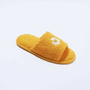 Papucs nyitott orrú papuccsal és százszorszép hímzéssel kép