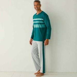 Pizsama nadrággal és középső csíkokkal kép