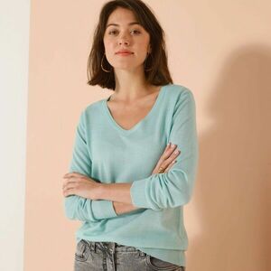 V-nyakú pulóver kép