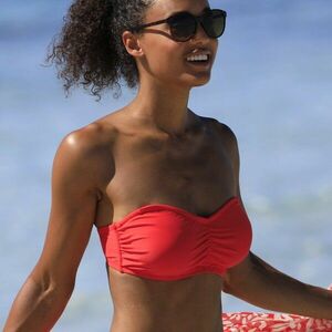 Solaro merevített fürdőruha melltartó kép