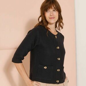 Pulóver könyökig érő ujjakkal és zsebekkel kép