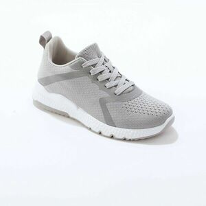 Könnyű, lélegző anyagból készült sportcipők kép