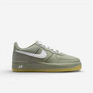 Rövid szárú edzőcipők Nike Air Force 1 Low LV8 Light Army Gum White (GS) kép