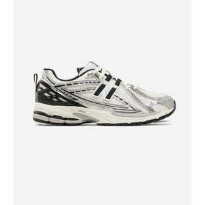 Divat edzőcipők New Balance 1906R Silver Black kép