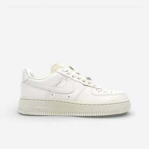 Rövid szárú edzőcipők Nike Air Force 1 Low Premium Bling Wmns "Beige" kép
