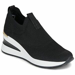 Rövid szárú edzőcipők Xti 145100 kép