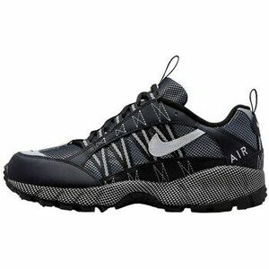 Rövid szárú edzőcipők Nike Air Humara Qs kép