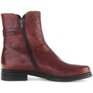 Bokacsizmák Gabor 54.671.55 kép