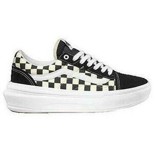 Divat edzőcipők Vans Old Skool Overt Cc kép