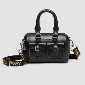 Kézitáskák Dr. Martens DM KIEV kép