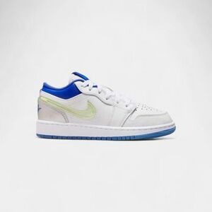 Rövid szárú edzőcipők Nike 1 Low The Sky Is Not The Limit (GS) kép