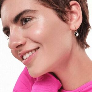 Highlighters Essence Soft Touch Bouncy Glow Cream-to-Powder Highlighter - 10 kép