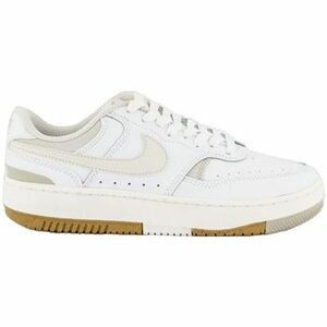 Divat edzőcipők Nike Baskets Gamma Force blanc kép