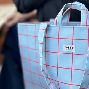 Bevásárló szatyrok / Bevásárló táskák Lori Barcelona Tote Bag Windowpane - Light Blue/Red kép