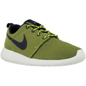 Divat edzőcipők Nike Rosherun kép