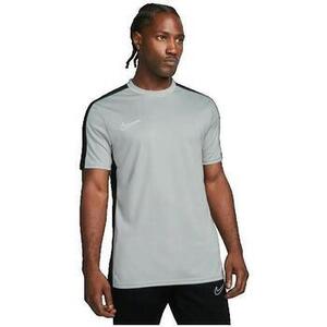 Futballfelszerelés Nike Academy 23 kép