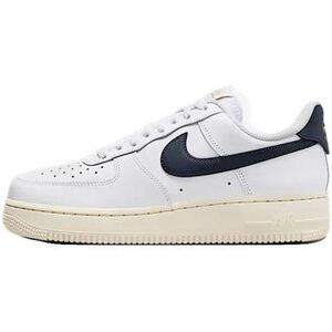 Divat edzőcipők Nike Baskets Air Force 1 '07 Flyease cuir kép